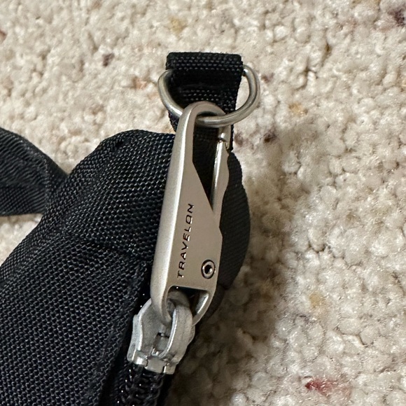 Travelon Crossbody Bag Purse 5-Point Anti-Theft Protection RFID Blocking Pocket - Picture 3 of 10